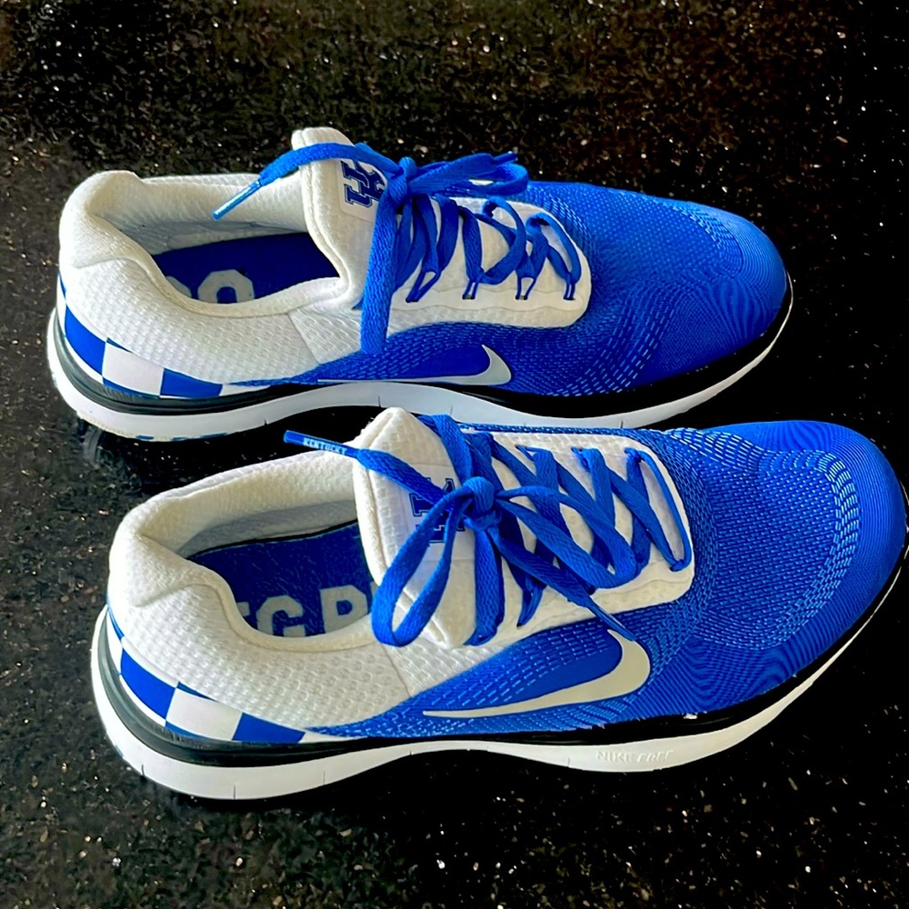 Nike Univ of Kentucky cross trainer. Worn twice. Inserts say “Go Big Blue”